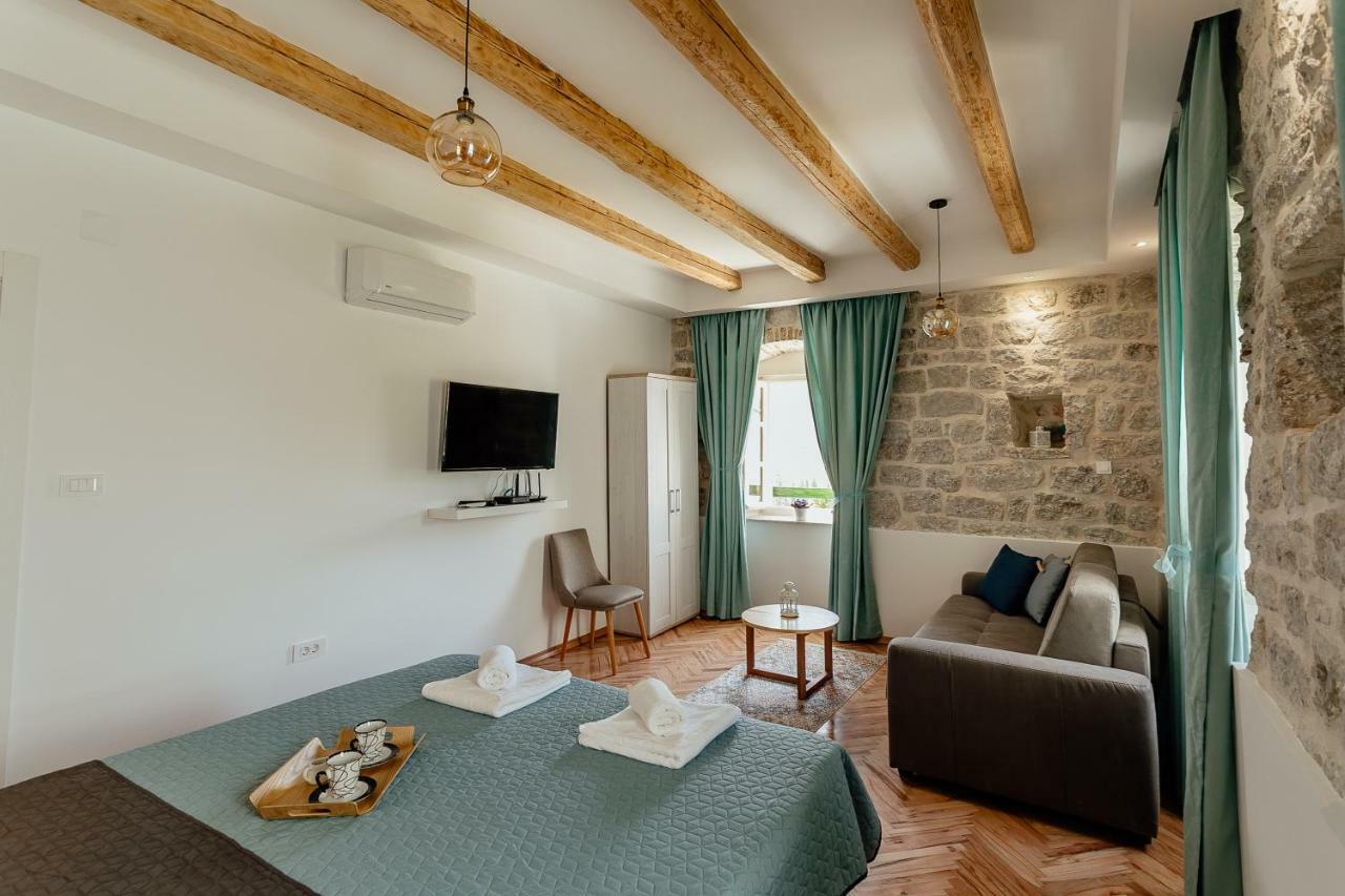Conborgo Apartments Kumbor Extérieur photo
