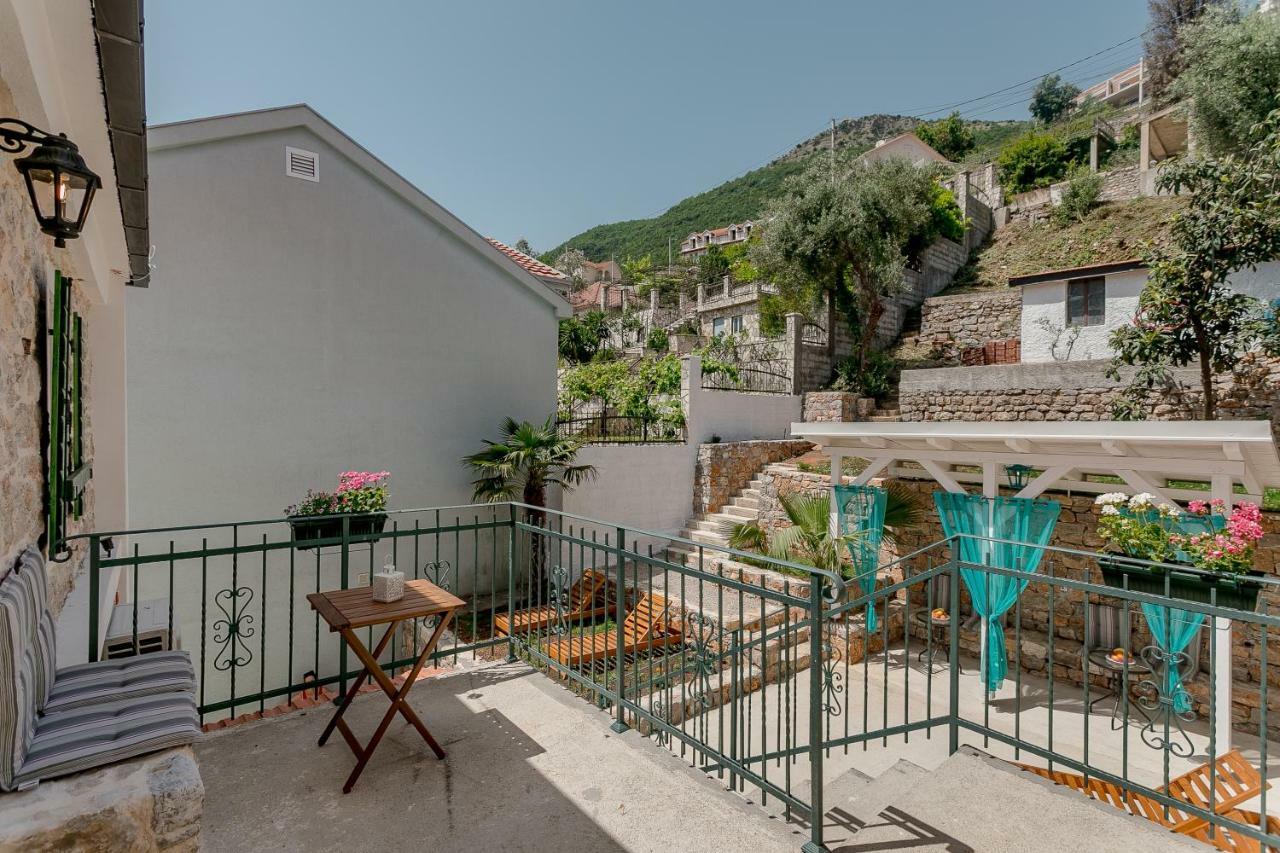 Conborgo Apartments Kumbor Extérieur photo