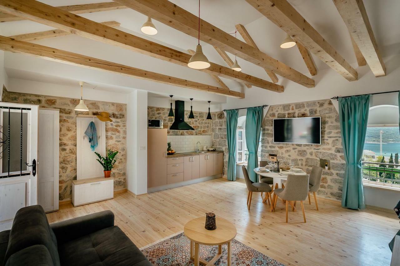 Conborgo Apartments Kumbor Extérieur photo
