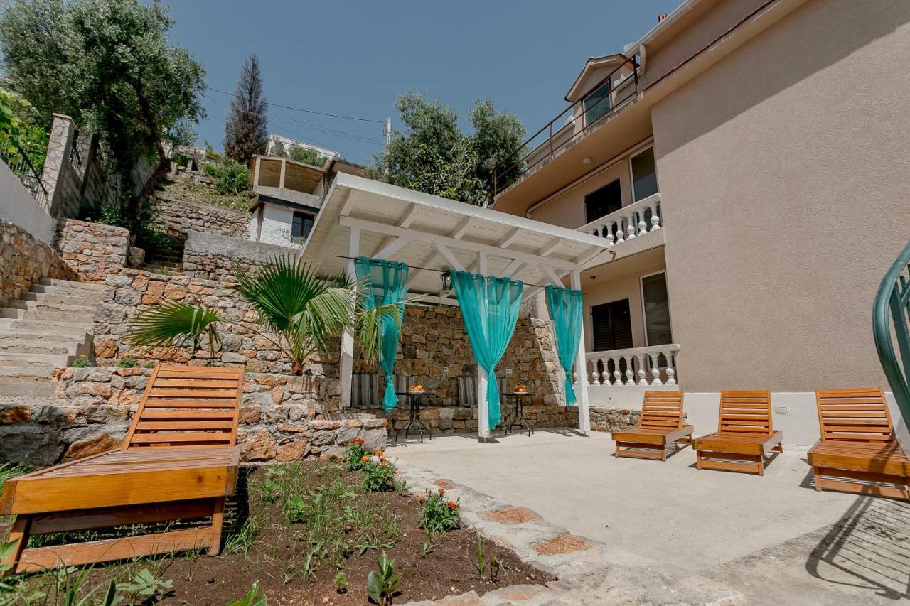 Conborgo Apartments Kumbor Extérieur photo
