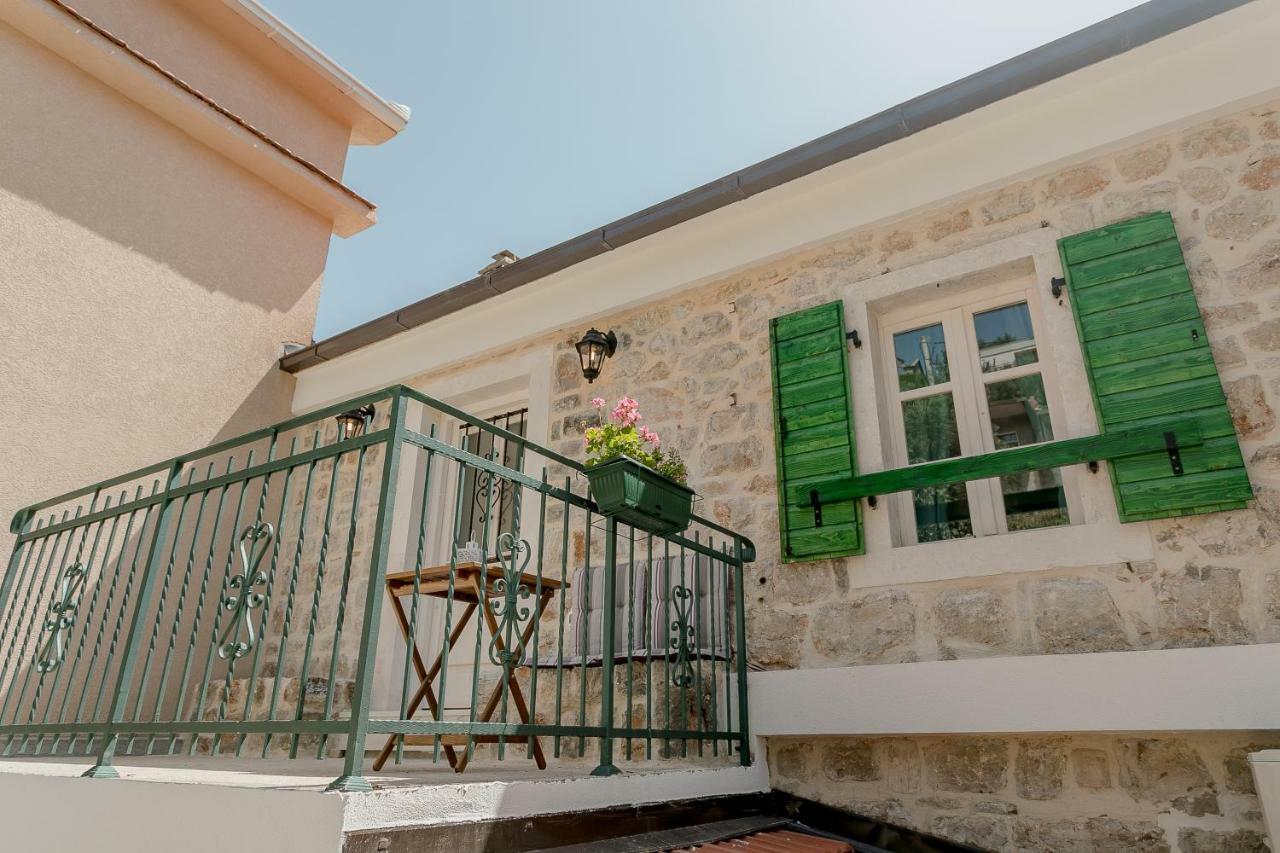 Conborgo Apartments Kumbor Extérieur photo