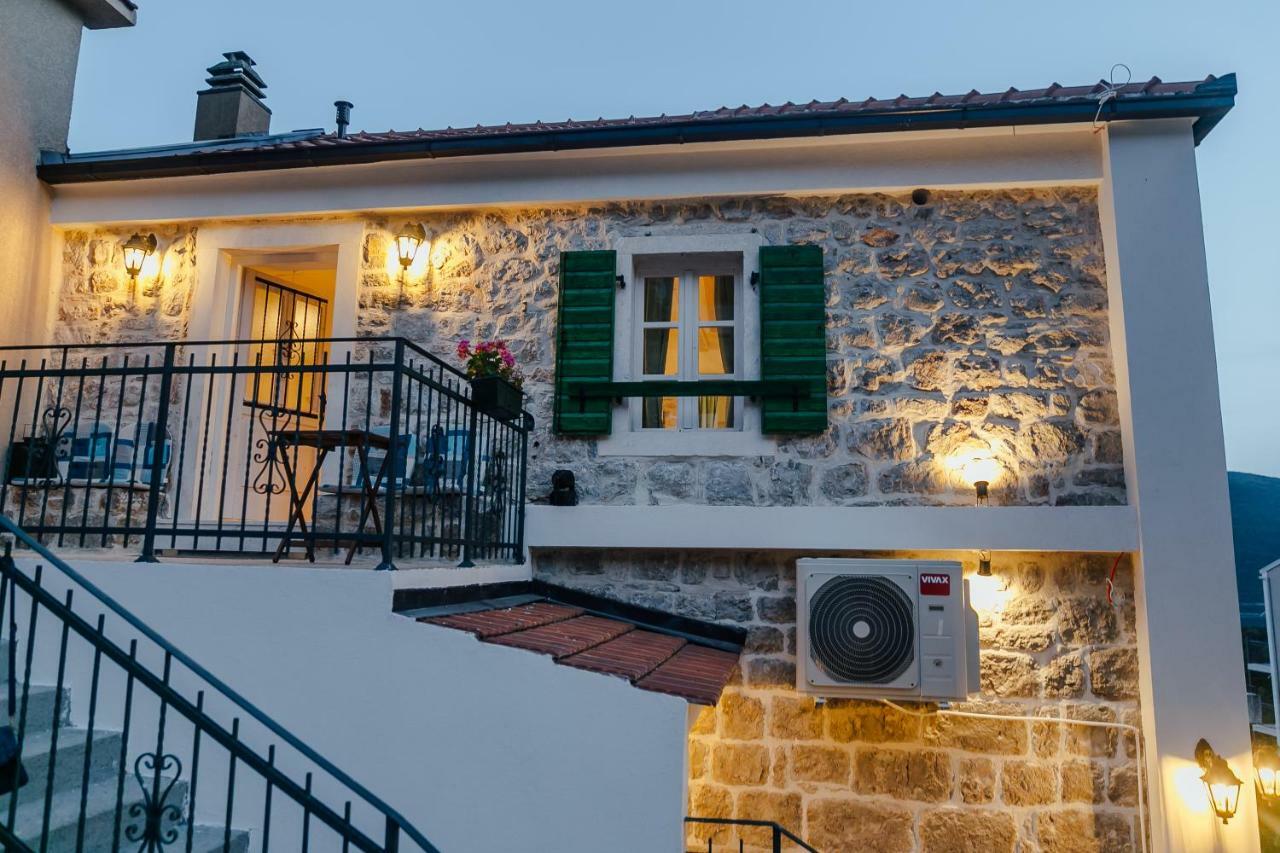 Conborgo Apartments Kumbor Extérieur photo