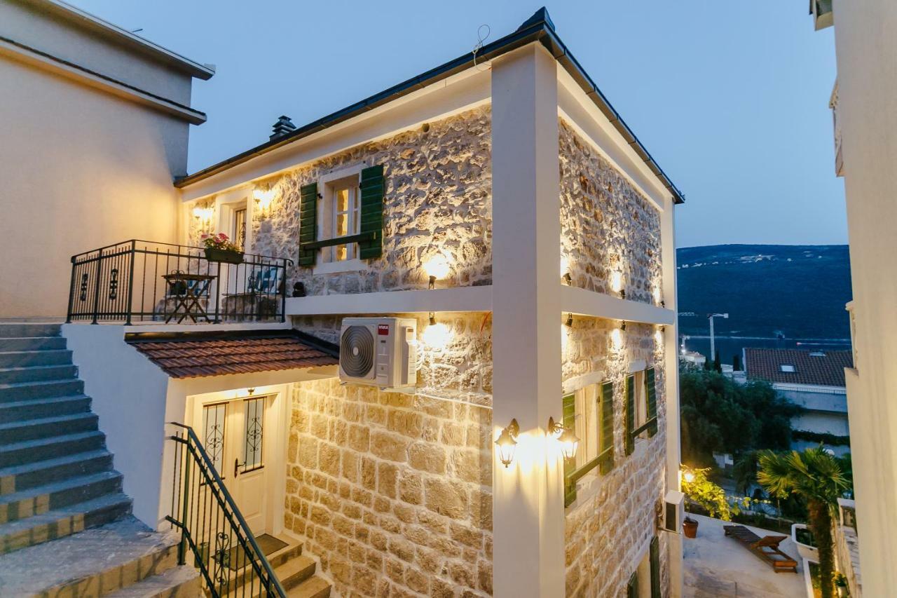 Conborgo Apartments Kumbor Extérieur photo